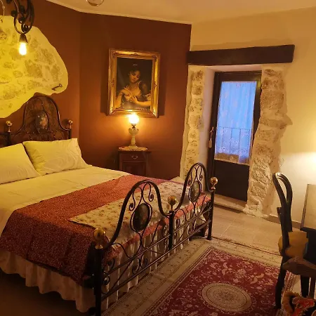 Hotel Diffuso La Castellana “ Della Dama” San Donato Val di Comino