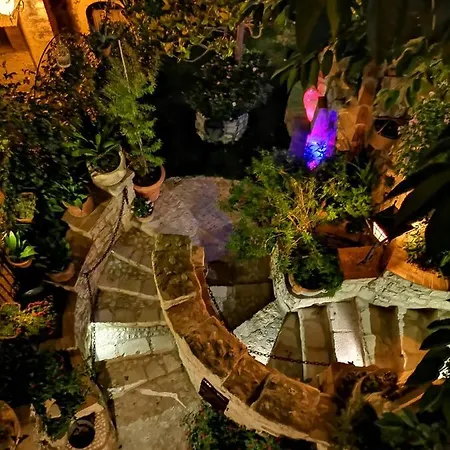 Diffuso La Castellana “ Della Dama” Hotel *